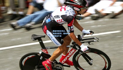 okooo-英超争冠白热化，阿森纳绝杀登顶，曼城利物浦紧追不舍