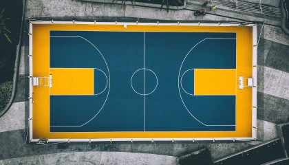 澳客_NBA季后赛激战正酣,勇士队逆转取胜,库里独砍45分创纪录