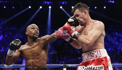 澳客网-勒布朗·詹姆斯再创历史，39岁高龄砍下40+三双，湖人逆转胜勇士